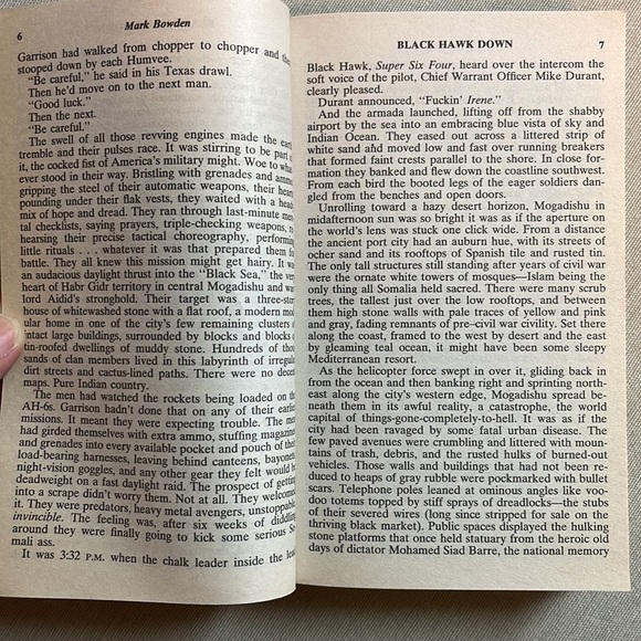 📚2/$6 Black Hawk Down: A Story of Modern War - Picture 10 of 12